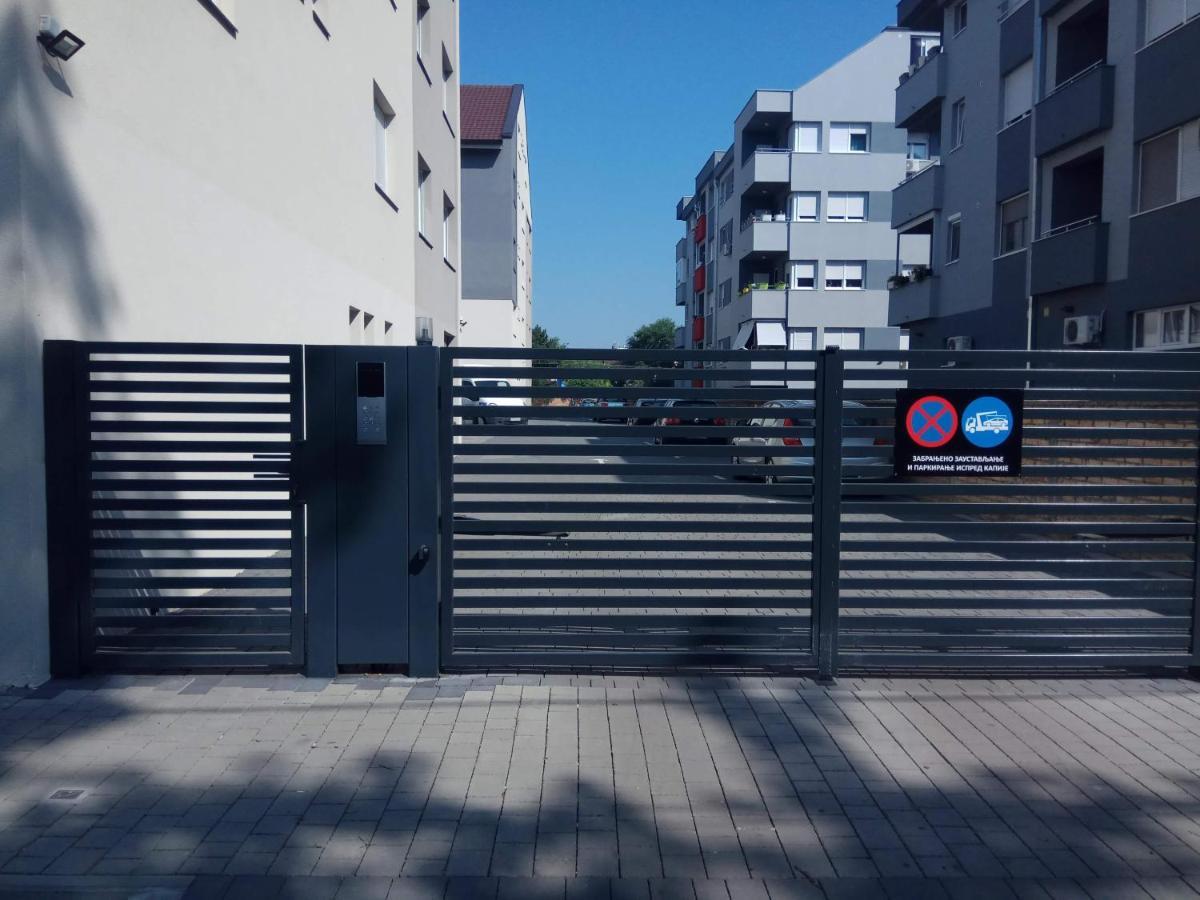 Apartment Cherry Gold 즈레냐닌 외부 사진